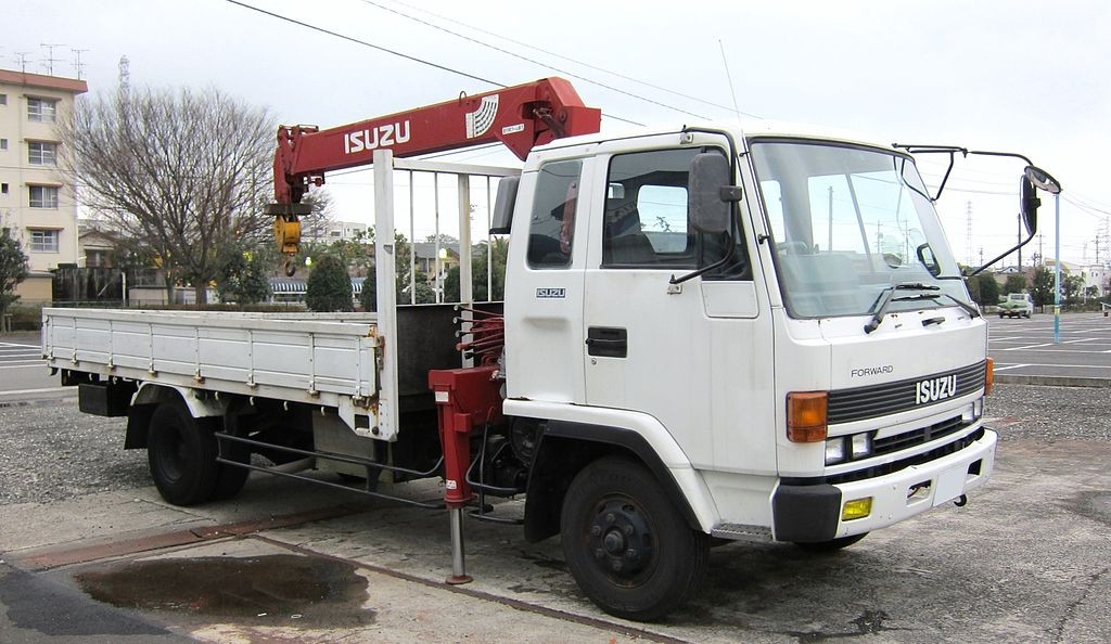 1024px-2nd_generation_Isuzu_Forward