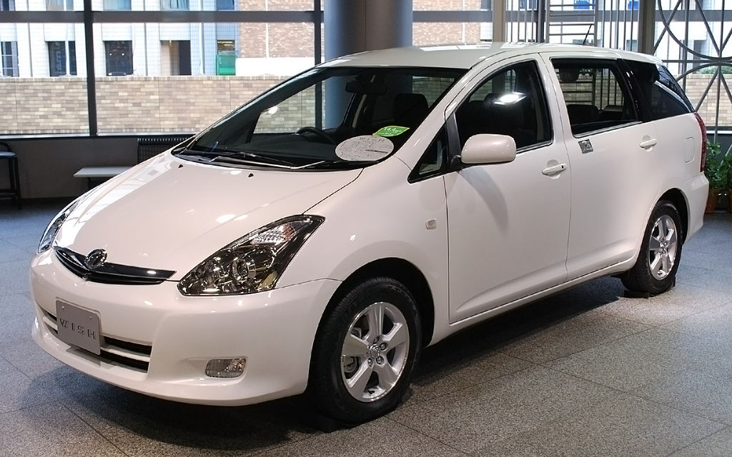 1024px-Toyota_Wish_02