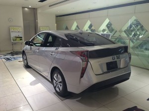 2015toyota_prius(ZVW50)_a_2WD_rear