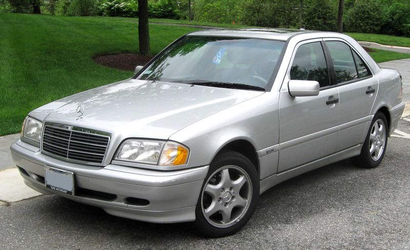 800px-1st_Mercedes-Benz_C280