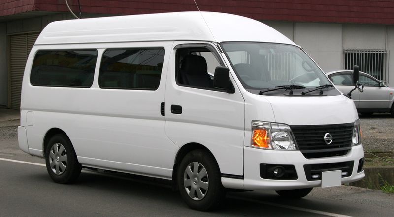 800px-2005_NISSAN_CARAVAN_High_Roof