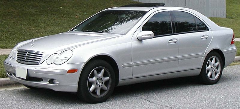 800px-Mercedes_C240