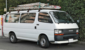 800px-Toyota_Hiace_100_long_van_001