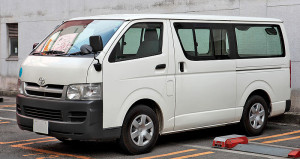 800px-Toyota_Hiace_H200_505