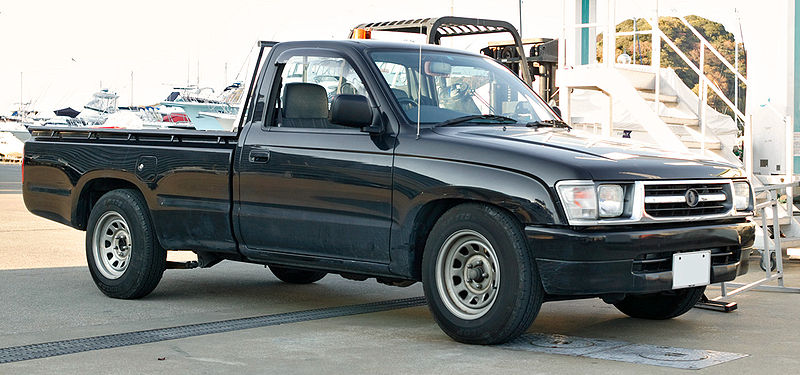 800px-Toyota_Hilux_N140_003