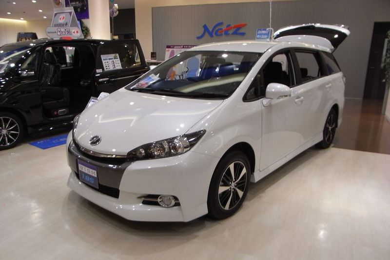 Toyota wish zge20