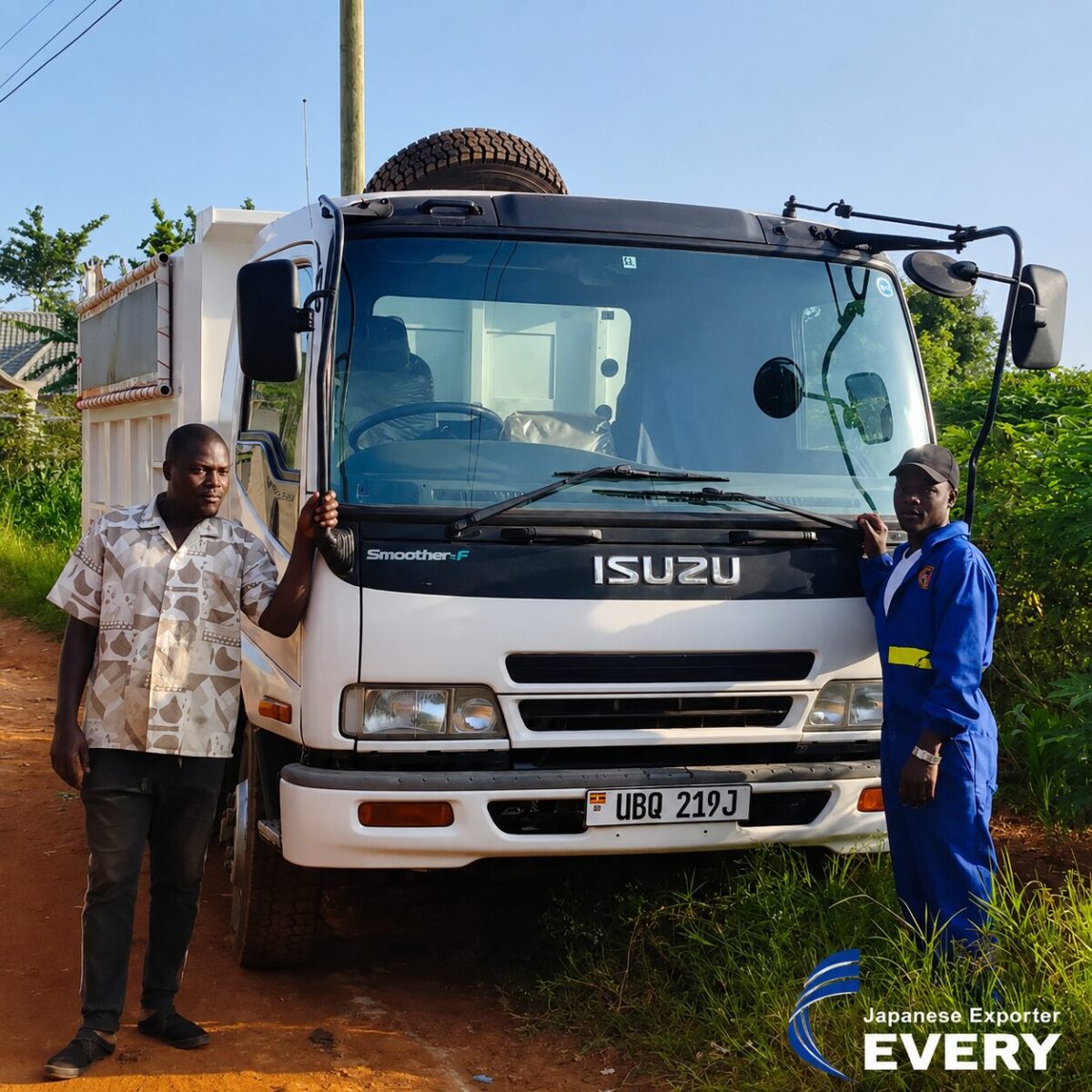 Japanese used ISUZU FORWARD dump truck supplied by EVERYCAR.jp for a customer in Uganda