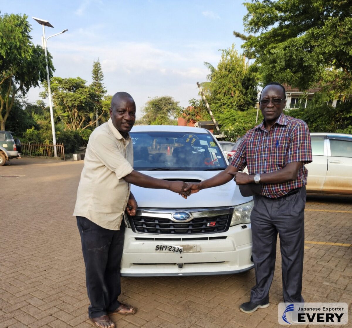 Customer delivery of a SUBARU FORESTER exported from Japan to Uganda through EVERYCAR.jp