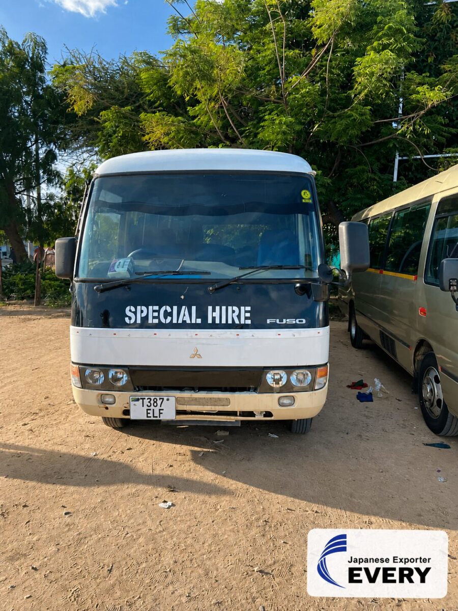 Customer photo of a Japanese used MITSUBISHI ROSA supplied by EVERYCAR.jp to Tanzania