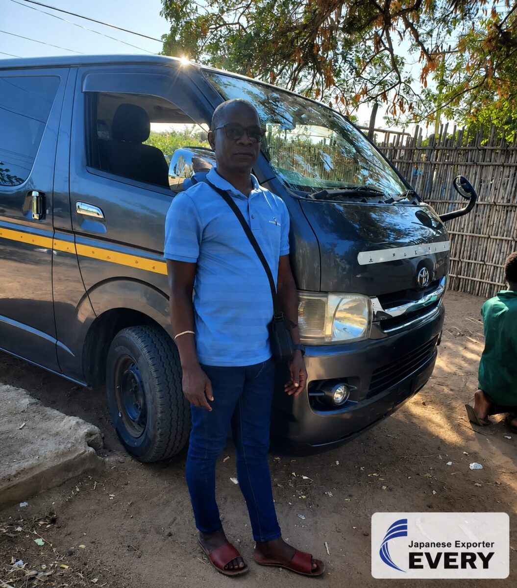 2008 TOYOTA HIACE VAN customer delivery case for Mozambique through EVERYCAR.jp