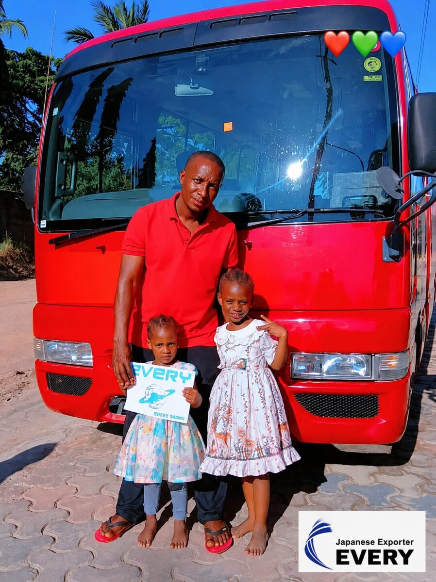 Customer in Tanzania with a Japanese used NISSAN CIVILIAN supplied by EVERYCAR.jp