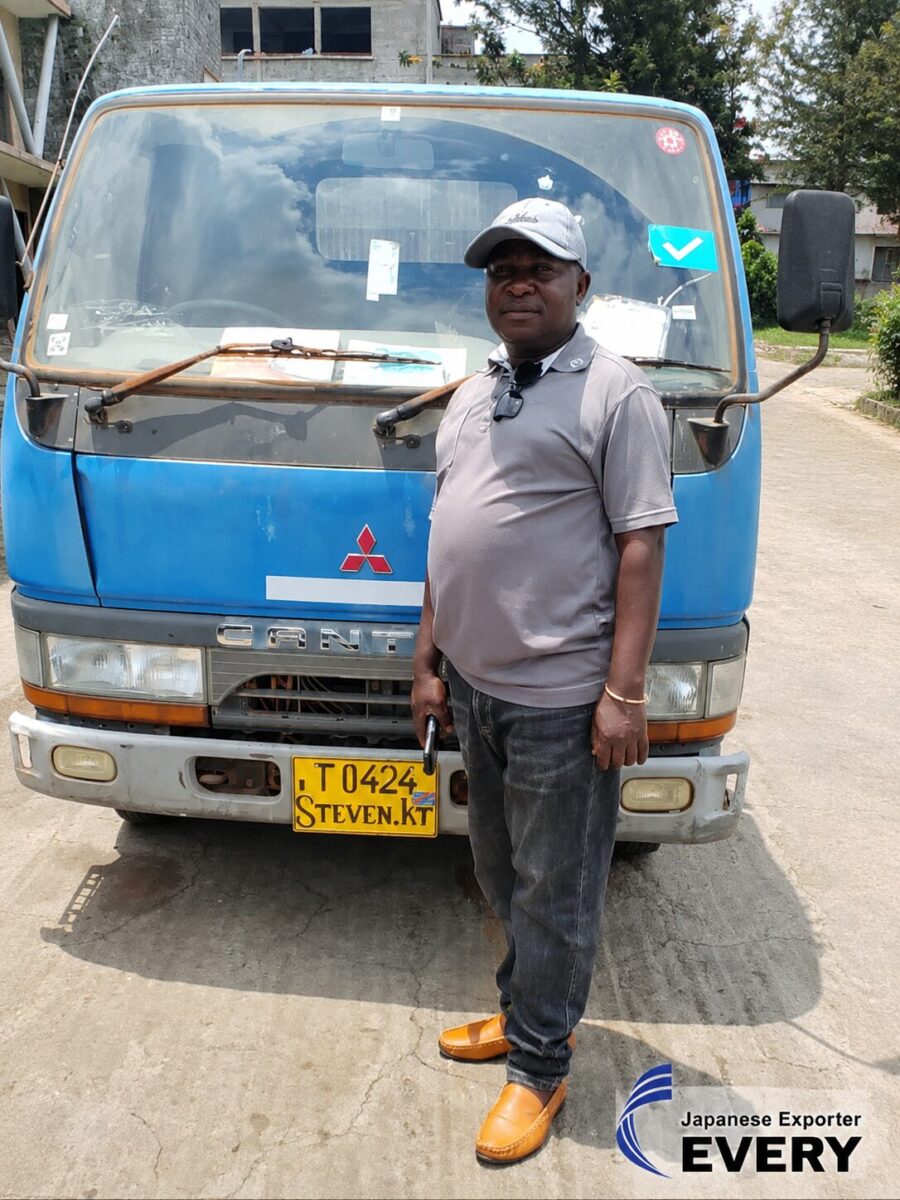 Customer delivery of a Japanese used MITSUBISHI CANTER dump truck for DR Congo