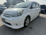 TOYOTA ISIS PLATANA