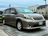 TOYOTA ISIS PLATANA